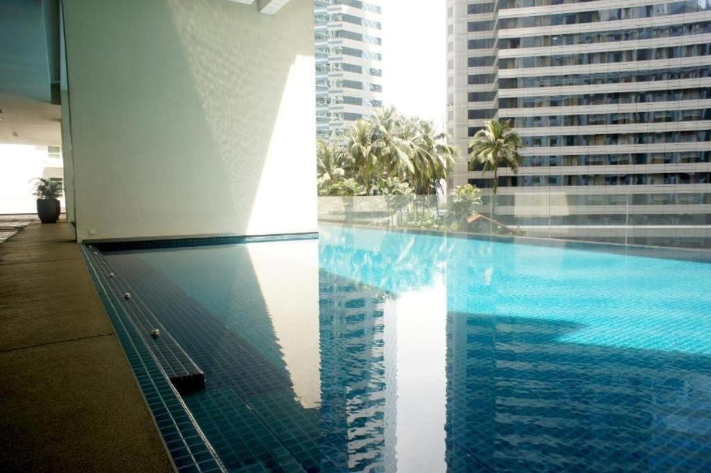 Binjai 8premium Kl Walkabke To Klcc By Mwm